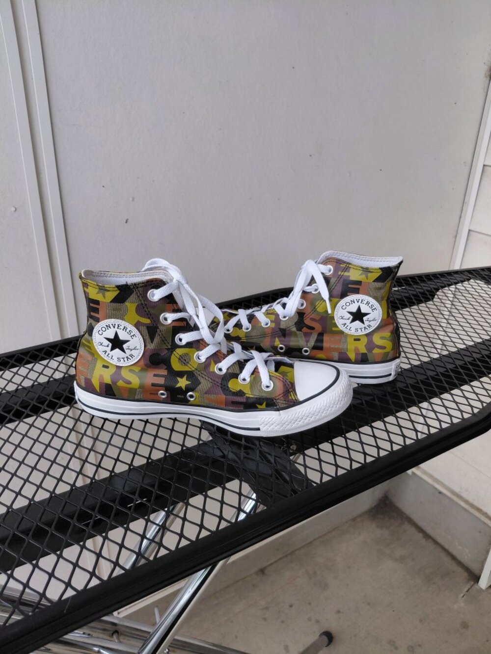 Converse Camo Print Sneakers Men’s US 6 Women’s US 8 Camouflage Canvas Shoes
